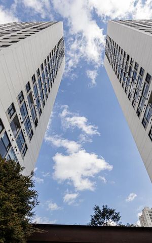 Apartamento à venda com 70m², 2 quartos e 1 vaga Apartamento à venda com 70m², 2 quartos e 1 vagaFachada