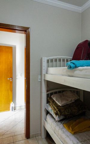 Casa à venda com 400m², 4 quartos e 8 vagas Casa à venda com 400m², 4 quartos e 8 vagasQuarto Cobertura