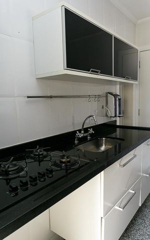 Apartamento para alugar com 95m², 2 quartos e 2 vagas Apartamento para alugar com 95m², 2 quartos e 2 vagasCozinha - Armários