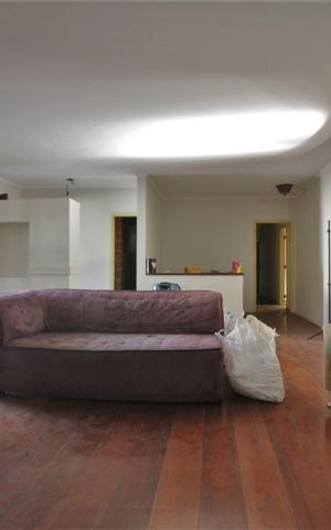 Casa à venda com 380m², 4 quartos e 3 vagasSala