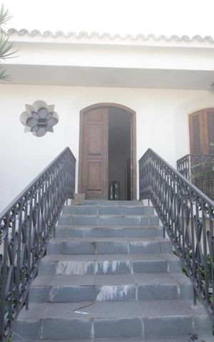 Casa à venda com 380m², 4 quartos e 3 vagasEntrada