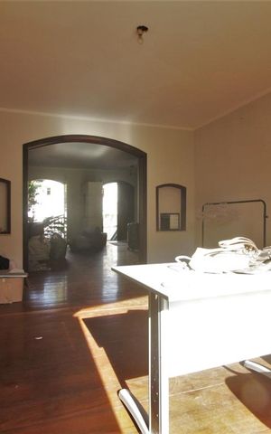 Casa à venda com 380m², 4 quartos e 3 vagasSala