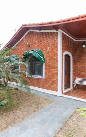 Casa para alugar com 379m², 4 quartos e 3 vagasQuintal Frente