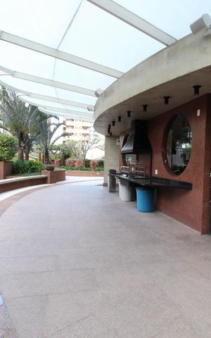 Apartamento à venda com 275m², 4 quartos e 4 vagasHall acesso salão de festas