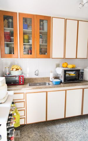 Casa à venda com 260m², 3 quartos e 3 vagas Casa à venda com 260m², 3 quartos e 3 vagasCozinha