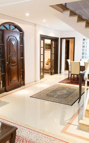 Casa à venda com 260m², 3 quartos e 3 vagas Casa à venda com 260m², 3 quartos e 3 vagasSala 1