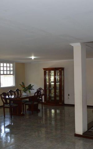 Casa à venda com 507m², 6 quartos e 2 vagasSala