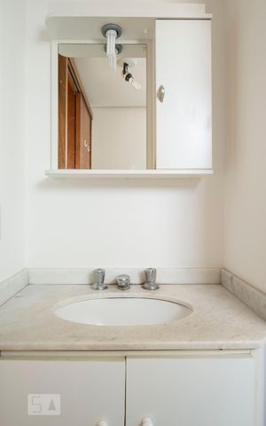 Apartamento à venda com 73m², 2 quartos e 1 vagaBanheiro da Suíte