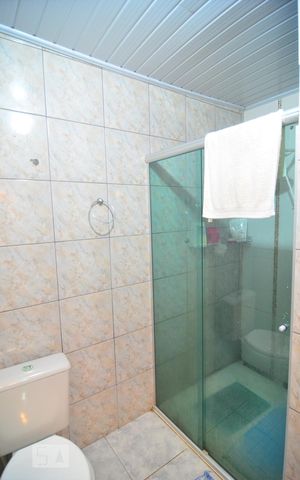 Casa para alugar com 257m², 5 quartos e 5 vagasBanheiro social