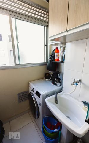 Apartamento à venda com 43m², 2 quartos e 1 vaga Apartamento à venda com 43m², 2 quartos e 1 vagaLavanderia