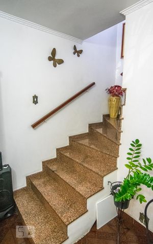 Casa para alugar com 183m², 3 quartos e 2 vagas Casa para alugar com 183m², 3 quartos e 2 vagasSala