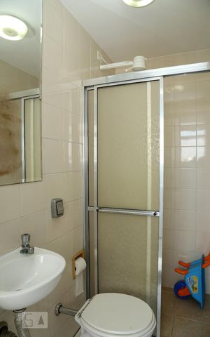 Apartamento à venda com 160m², 4 quartos e 2 vagasBanheiro de Serviço