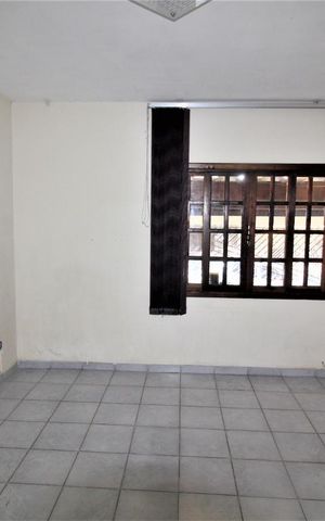 Casa à venda com 160m², 3 quartos e 2 vagasSala