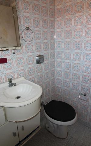 Casa à venda com 160m², 3 quartos e 2 vagasBanheiro 2 social