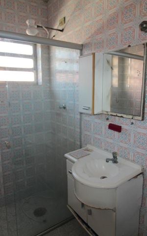 Casa à venda com 160m², 3 quartos e 2 vagasBanheiro 2 social