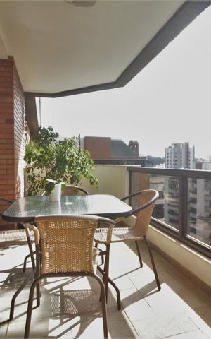 Apartamento para alugar com 306m², 4 quartos e 4 vagasVaranda