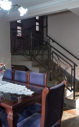 Casa à venda com 340m², 4 quartos e 4 vagas Casa à venda com 340m², 4 quartos e 4 vagasCopa