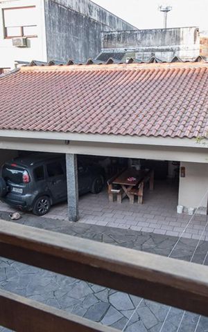 Casa à venda com 340m², 4 quartos e 4 vagas Casa à venda com 340m², 4 quartos e 4 vagasVista Varanda
