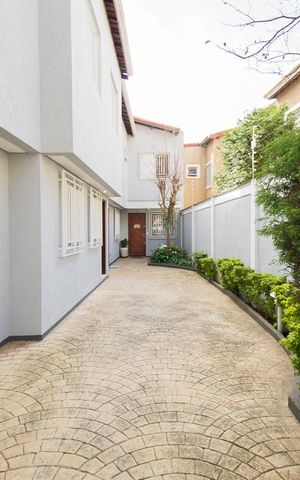 Casa de condomínio à venda com 137m², 3 quartos e 1 vagaÁrea comum