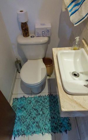 Casa de condomínio à venda com 137m², 3 quartos e 1 vagaLavabo