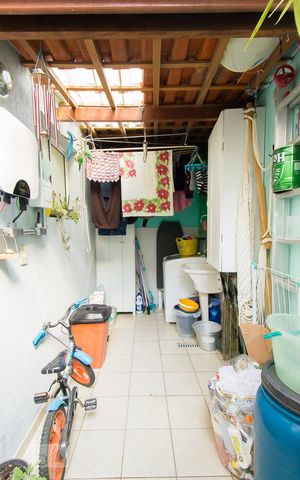Casa de condomínio à venda com 137m², 3 quartos e 1 vagaLavanderia