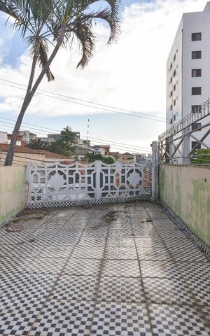 Casa à venda com 175m², 5 quartos e 1 vaga Casa à venda com 175m², 5 quartos e 1 vagaTerraço