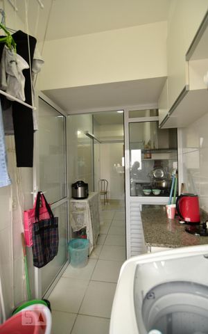 Apartamento para alugar com 70m², 3 quartos e 1 vagaÁrea de serviço