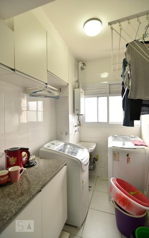 Apartamento para alugar com 70m², 3 quartos e 1 vagaÁrea de serviço