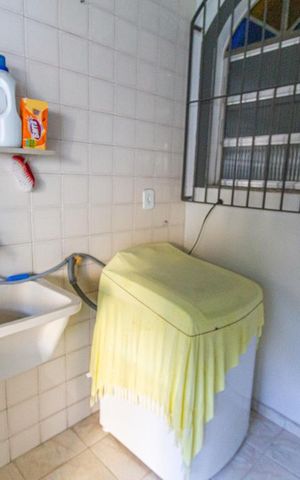 Casa à venda com 189m², 3 quartos e 3 vagas Casa à venda com 189m², 3 quartos e 3 vagasÁrea de Serviço