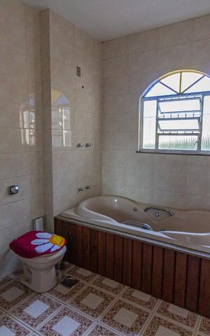 Casa à venda com 189m², 3 quartos e 3 vagas Casa à venda com 189m², 3 quartos e 3 vagasBanheiro da Suíte