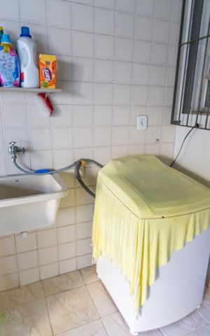 Casa à venda com 189m², 3 quartos e 3 vagas Casa à venda com 189m², 3 quartos e 3 vagasÁrea de Serviço