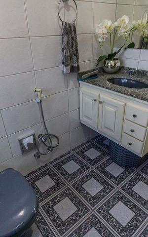 Casa à venda com 189m², 3 quartos e 3 vagas Casa à venda com 189m², 3 quartos e 3 vagasBanheiro Social 1