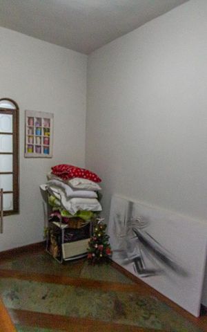Casa à venda com 189m², 3 quartos e 3 vagas Casa à venda com 189m², 3 quartos e 3 vagasClosed