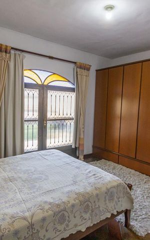 Casa à venda com 189m², 3 quartos e 3 vagas Casa à venda com 189m², 3 quartos e 3 vagasSuíte