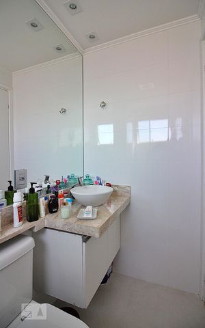 Apartamento para alugar com 75m², 2 quartos e 2 vagasBanheiro da Suíte