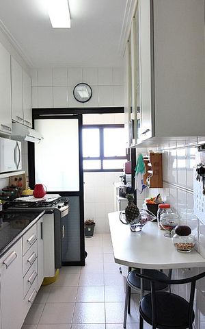 Apartamento para alugar com 75m², 2 quartos e 2 vagasCozinha