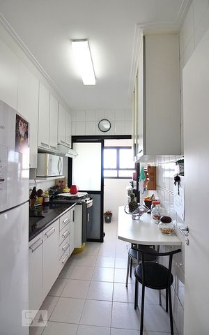 Apartamento para alugar com 75m², 2 quartos e 2 vagasCozinha
