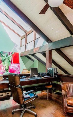 Casa à venda com 650m², 6 quartos e 5 vagas Casa à venda com 650m², 6 quartos e 5 vagasEscritório