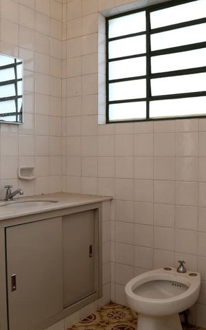 Casa para alugar com 252m², 4 quartos e 1 vagaBanheiro