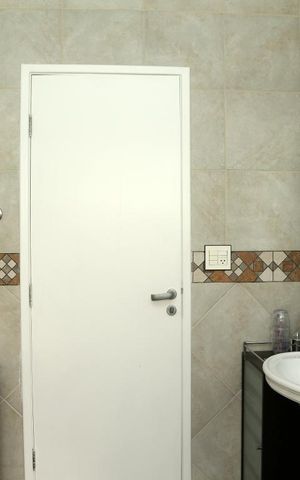Casa para alugar com 252m², 4 quartos e 1 vagaBanheiro