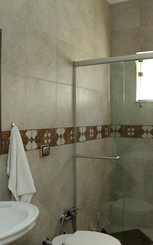 Casa para alugar com 252m², 4 quartos e 1 vagaBanheiro