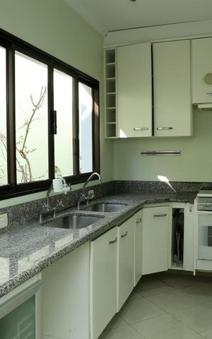 Casa para alugar com 252m², 4 quartos e 1 vagaCozinha