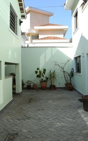 Casa para alugar com 252m², 4 quartos e 1 vagaÁrea Externa