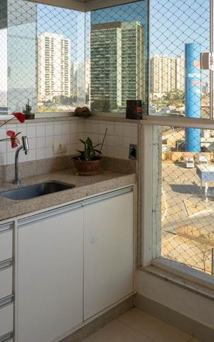 Apartamento à venda com 108m², 4 quartos e 1 vagaVaranda