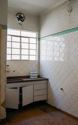 Casa à venda com 390m², 6 quartos e sem vaga Casa à venda com 390m², 6 quartos e sem vagaCasa 2 - Cozinha