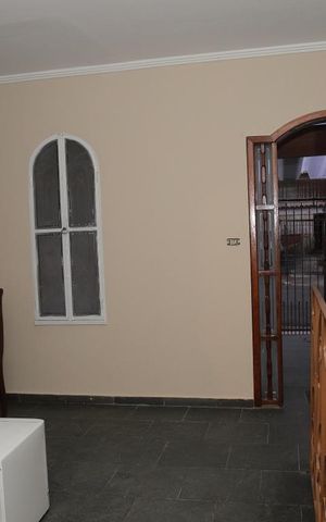 Casa à venda com 200m², 3 quartos e 2 vagasSala