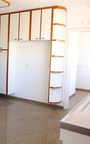 Apartamento à venda com 152m², 3 quartos e 3 vagasCozinha