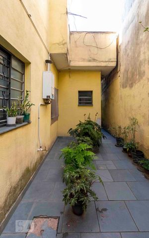 Casa à venda com 350m², 3 quartos e 3 vagas Casa à venda com 350m², 3 quartos e 3 vagasÁrea Externa