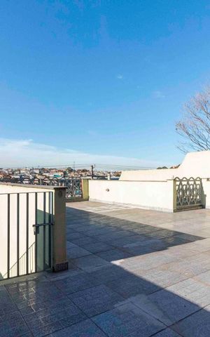 Casa à venda com 350m², 3 quartos e 3 vagas Casa à venda com 350m², 3 quartos e 3 vagasÁrea Externa