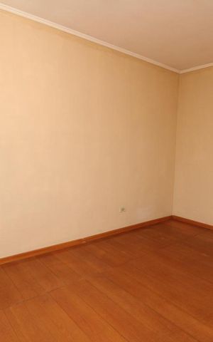 Casa à venda com 180m², 3 quartos e 4 vagasSala - Casa 2